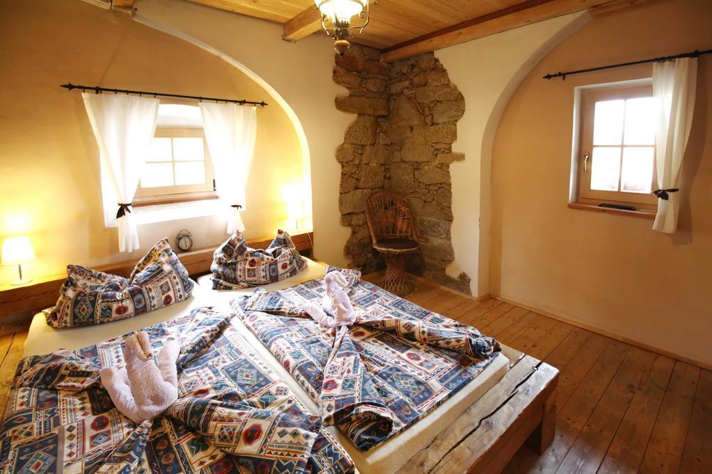 Landhaus Hrazdeny Statek *
